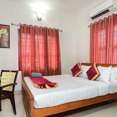 Swapna Home Suites Nedumbassery Buitenkant foto